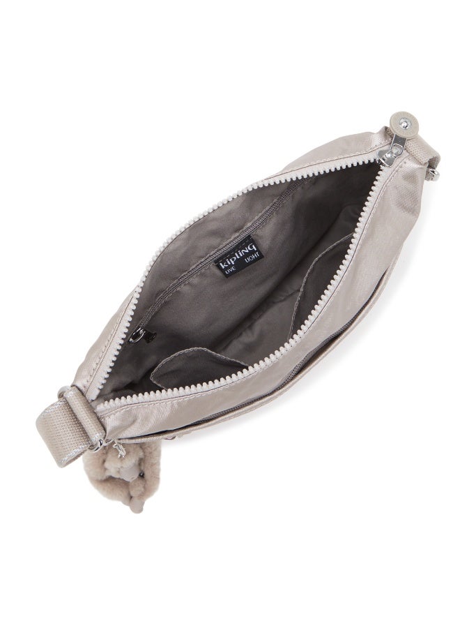 كيبلينغ حقيبة كتف أرتو تُحمل عبر الجسم بلمسة معدنية لامعة - Image 4